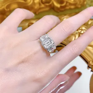 Bague avec 5A Zirconia CZ Stones Anneaux de pierres précieuses S925 à la mode