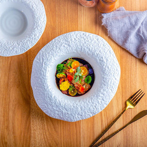 Nouvelles assiettes creuses en céramique en forme de chapeau de paille, bord blanc, pour salades, champignons, soupes et pâtes, idéales pour les fêtes - Product Image 4