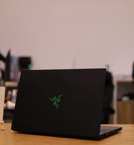 Laptop para Juegos <span class=keywords><strong>Razer</strong></span> Blade de Alto Rendimiento, <span class=keywords><strong>Intel</strong></span> Core I7 de 9.ª Generación, GTX 1660Ti, 16 GB de RAM, SSD de 256 GB, Pantalla de 15.5 Pulgadas y 165 Hz - Product Image 4