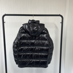 Manteau d'hiver de style classique de haute qualité, coupe-vent, véritable fourrure de loup, parka canadienne pour homme, veste en duvet de canard Wyndham - Product Image 5