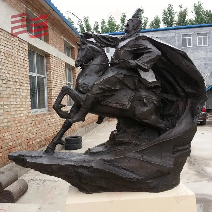 Escultura cuadrada de la ciudad Figura escultura Figura de metal escultura cobre rojo estatua de equitación de Cao