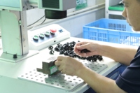 Tournage et perçage de précision de vilebrequins en acier inoxydable/alliage d'aluminium usinés par CNC multi-processus pour systèmes robotiques automobiles