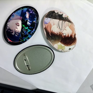 Badge Ovale Olografico Anime Personalizzato, Distintivo in Latta per Regalo Otaku <span class=keywords><strong>Manga</strong></span> - Product Image 1