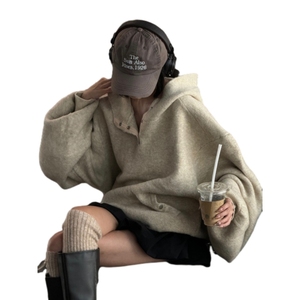 Suéter de punto de lana de color liso con capucha, holgado, de longitud media, manga larga, con botones semiabiertos, moda femenina - Product Image 2