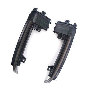 ไฟเลี้ยวกระจกมองข้างรถยนต์แบบไดนามิก สีเหลืองอำพัน รุ่น ADT สำหรับ Octavia Superb - Product Image 1
