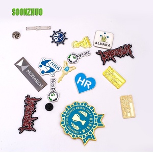 Pins Personalizados de Destinos Turísticos con Vistas Urbanas Serigrafiadas para Tiendas de Aeropuertos, Venta al Por Mayor, Envío Rápido - Product Image 2