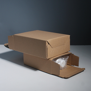 Hot bán 10oz vuông nhũ tương xà phòng lỏng chai phù hợp với thiết kế độc đáo cao-công SuấT white300ml mỹ phẩm Lotion chai hộp màu trắng - Product Image 5