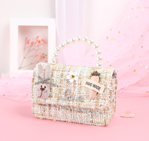 Sac à main mini en perles fait main de style princesse avec une courte poignée - Product Image 1