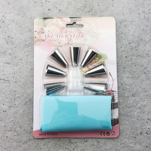 Kit professionnel d'embouts de décoration pour gâteaux avec embouts floraux et brosse de nettoyage pour une décoration de gâteaux maîtrisée - Product Image 4