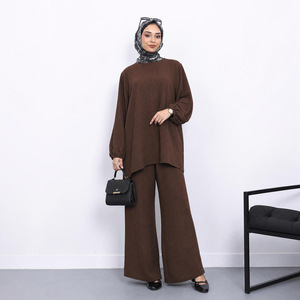 <span class=keywords><strong>Abbigliamento</strong></span> Islamico Estivo per Donne Musulmane, Set 2 Pezzi con Top e Pantaloni in Crepe, Vestibilità Ampia, per Uso Quotidiano - Product Image 1