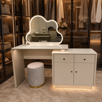 Coiffeuse moderne en MDF avec miroir lumineux sur pied, tiroirs et rangements, meuble de chambre et d'appartement