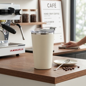 Mug isotherme moderne en acier inoxydable 420 ml 560 ml avec intérieur en acier 304 et extérieur en PP à double paroi sous vide pour le <span class=keywords><strong>camping</strong></span> et l'usage au bureau - Product Image 1