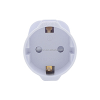 Adaptador de viaje YUADON EU a UK con enchufe fusionado de 13A convertidor de vuelta de mesa de viaje de negocios y enchufe británico