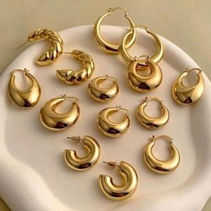 Aros Abiertos Grandes de Acero Inoxidable, Chapados en Oro de 18K, Ligeros, Hipoalergénicos, para Mujer - Product Image 1