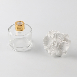 Sang Trọng Trang Trí Nội Thất 50Ml Chai Thủy Tinh Thơm Làm Mát Không Khí Gốm Sứ Hoa Hương Thơm Hương Thơm Tinh Dầu Khuếch Tán - Product Image 5