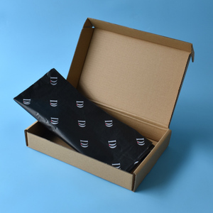 Tùy Chỉnh In Biểu Tượng Quà Tặng Màu Đen Gói Giấy Quần Áo Mô Giấy Cho Giày Quà Tặng Quần Áo - Product Image 4