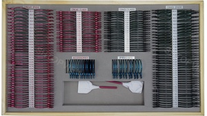 Bộ kính thử quang học 266JSC màu đen và đỏ, viền kim loại nhiều màu, kèm hộp nhôm - Product Image 3