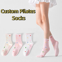 Chaussettes pour femmes avec logo personnalisé, bordure à volants, motif cœur, respirantes, chaussettes de pilates pour femmes pour le yoga