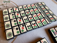 Tuiles de Mahjong en Acrylique Très Vendues, Incluant des Pions Joker, Motifs Colorés, Idéales pour les Soirées de Jeu Décontractées, Ensemble de Mahjong Américain