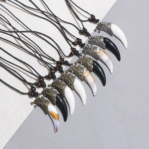 Hombres valientes Lobo <span class=keywords><strong>dientes</strong></span> Spike joyería <span class=keywords><strong>de</strong></span> la suerte diente amuleto colgante collar cuerda retráctil trenzado cabeza <span class=keywords><strong>de</strong></span> Lobo colgante collar - Product Image 1