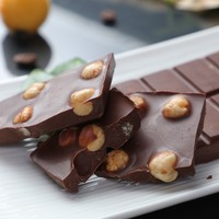 Collations asiatiques, chocolat aux noisettes importé de Russie, garniture de noix entières, 100g