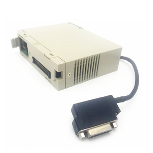 Nuevo controlador programable PLC original a estrenar C200H-CP114 - Product Image 1