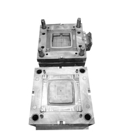 Moule de lentille de lampe LED de haute précision certifié ISO9001 pour boîtier électronique diffuseur de lumière PC moulé par injection à canaux chauds