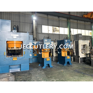 Ligne <span class=keywords><strong>de</strong></span> production automatique JEC Couteau à couverts en acier inoxydable Fourchette Cuillère Formant et gaufrage <span class=keywords><strong>Presse</strong></span> hydraulique à course descendante - Product Image 2