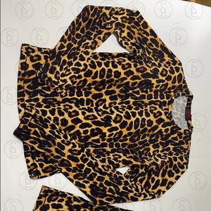 Completo <span class=keywords><strong>Donna</strong></span> Due Pezzi con Stampa <span class=keywords><strong>Leopardata</strong></span>, Logo Personalizzabile, <span class=keywords><strong>Maglia</strong></span> a Maniche Lunghe con Leggings al Ginocchio, Abbigliamento Femminile con Stampa Ghepardo - Product Image 5