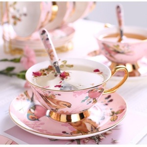 Juego de Taza y Platillo de Cerámica Creativa 2026, Estilo Europeo, Estilo Campestre, Color Caramelo Fresco, Borde Dorado, para Té de la Tarde - Product Image 2