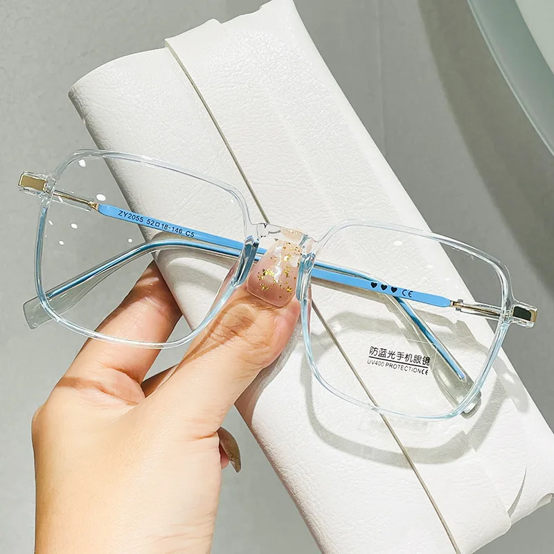 Glace bleu transparent