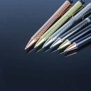 Penne da regalo di vendita calda con ricariche a penna a sfera incisa manuale in metallo 2024 di lusso - Product Image 4