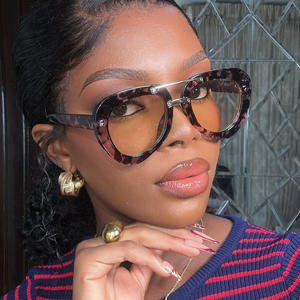 2025 phong cách hình bầu dục lớn khung phụ nữ sang trọng Kính mát Thiết kế Thời Trang Punk màu xanh lá cây thí điểm kính cá tính - Product Image 3