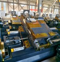 Tour CNC TCK50 avec robot portique à chargement automatique pour la production en série