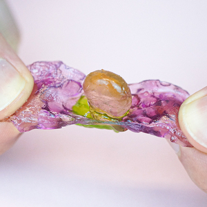 Bán Buôn Vui 3D Lột Nho Trái Cây Nhiều Màu Gummy Mềm Kẹo Trái Cây Hình Dạng Kẹo Lớp Phủ Hộp Trang Trí Đồ Ăn Nhẹ Ngọt Ngào - Product Image 3