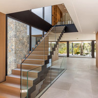 Escalier flottant en bois pour appartement préfabriqué au design moderne et épuré, avec marches en bois pour l'intérieur