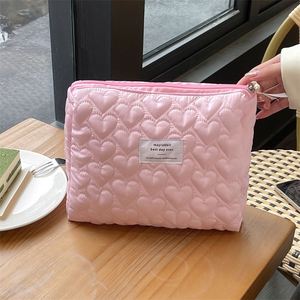Sac de rangement pour cosmétiques de haute qualité, motif cœur, écologique, sac de voyage pour cosmétiques, pochette de maquillage en coton matelassé en forme de cœur - Product Image 5