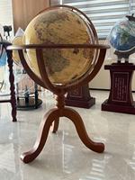 Globe mondial en bois antique de 42cm pour présentoir de cadeau de décoration de meubles