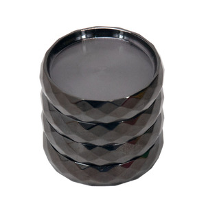 เครื่องบดบุหรี่แบบสี่ชั้น ขนาด 53 มม. น้ำหนัก 212 กรัม ผลิตจากโลหะผสมสังกะสี ดีไซน์เจียระไนเพชรหลากสี พร้อมโลโก้ปรับแต่งได้ สำหรับอุปกรณ์เสริม - Product Image 4