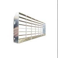 Escalier extérieur industriel moderne, marches durables en acier inoxydable galvanisé à chaud, échelle en grille anti-corrosion, boulons argentés
