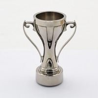 Coupe de petits trophées de sport en métal personnalisée 3D avec logo Trophées gagnants de football Badminton Football tout autour