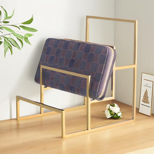 Deyi 3-lagiger Gold Metall Kupplungs halter Riser Wallet Display Rack für grenz überschreitende Einkaufs zentrum Kleidung - Product Image 2