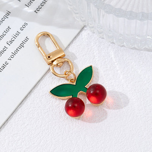 Nouveau Porte-clés en Alliage Cerise Rouge Fraise Fruit Frais Populaire 2026, Accessoire de Sac Étudiant, Pendentif de Téléphone Portable, Design Original - Product Image 2