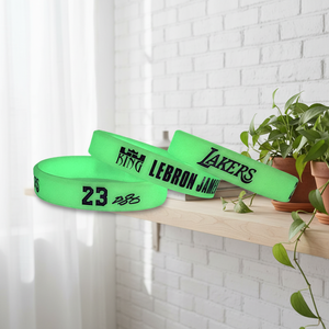 Pulsera Deportiva de Silicona Luminosa Personalizada <span class=keywords><strong>con</strong></span> los Nombres de las Estrellas del Baloncesto Kobe, James y Curry, Hecha en China, Unisex - Product Image 4