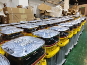 ไฟเตือนอากาศยานแบบ LED สีแดง ความเข้มปานกลาง รุ่น B สำหรับสิ่งกีดขวางทางอากาศ LT-01-MB พร้อมมาตรฐาน IP65 ใช้พลังงานไฟฟ้ากระแสตรง - Product Image 4