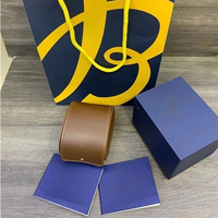 Magnifique boîte à montre en cuir brun pur et lisse avec emballage en daim, boîte en papier et sac