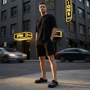 Pantuflas de Halloween con agujeros, estilo oscuro y moderno para mujeres y hombres, lindas, para interiores y exteriores, para todas las estaciones. - Product Image 6