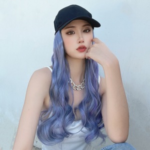 Casquette de baseball pour femme avec cheveux longs synthétiques ondulés intégrés, simulation de cheveux longs bouclés, densité 100%, aspect naturel - Product Image 3
