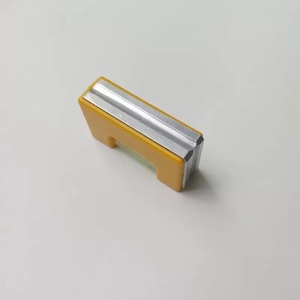 Niveau à bulle magnétique industriel mini de haute qualité avec clip arrière, précision de -0,5 mm et angle d'émission de 45° - Product Image 6