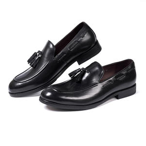 Elegant Hand-Polished Leather Casual <b>Men's</b> Classic Brown Dress <b>Shoes</b> Paired With Bold Black Metal Chain For <b>Men</b> - Product Image 2